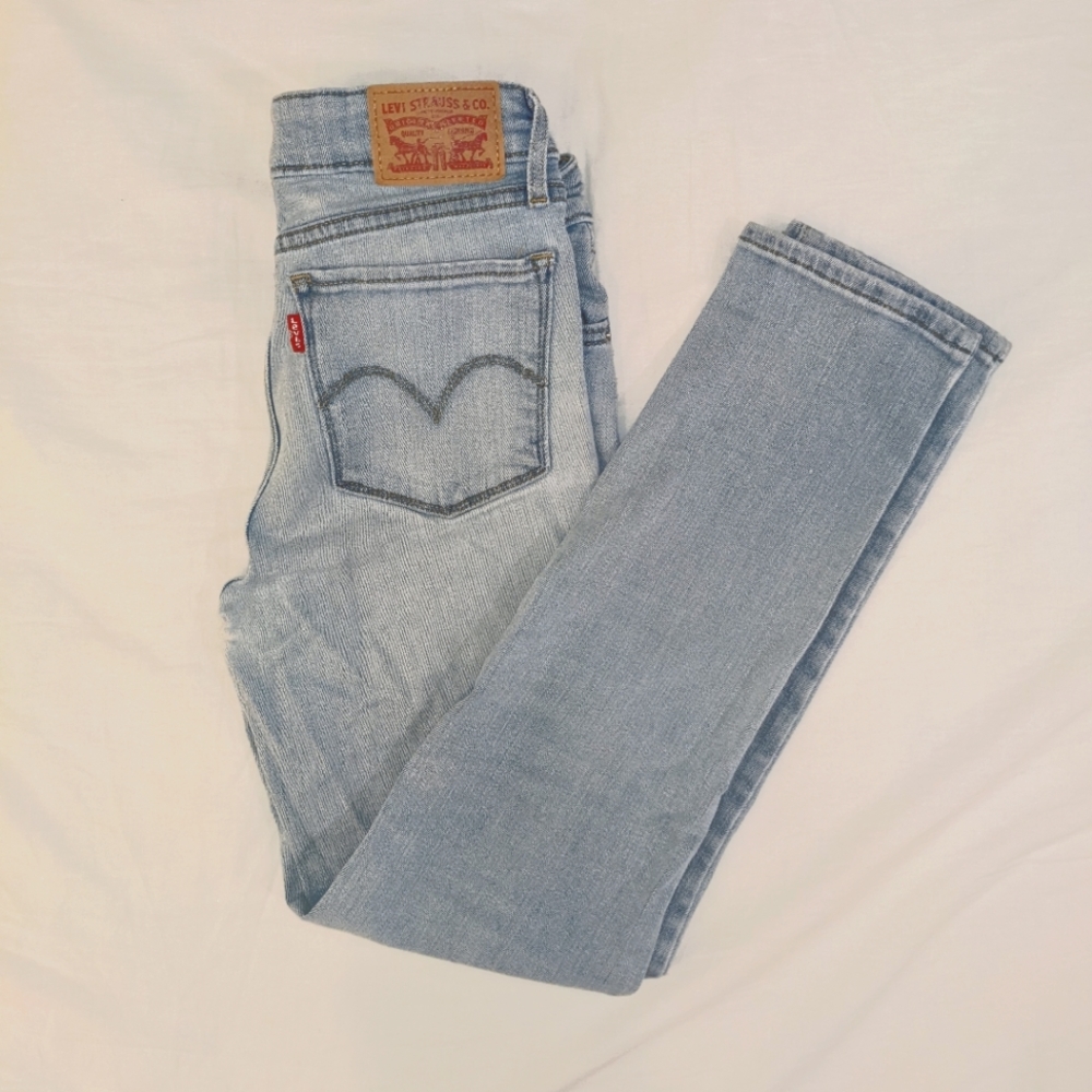 Levi's Women's 712 Slim Jeans